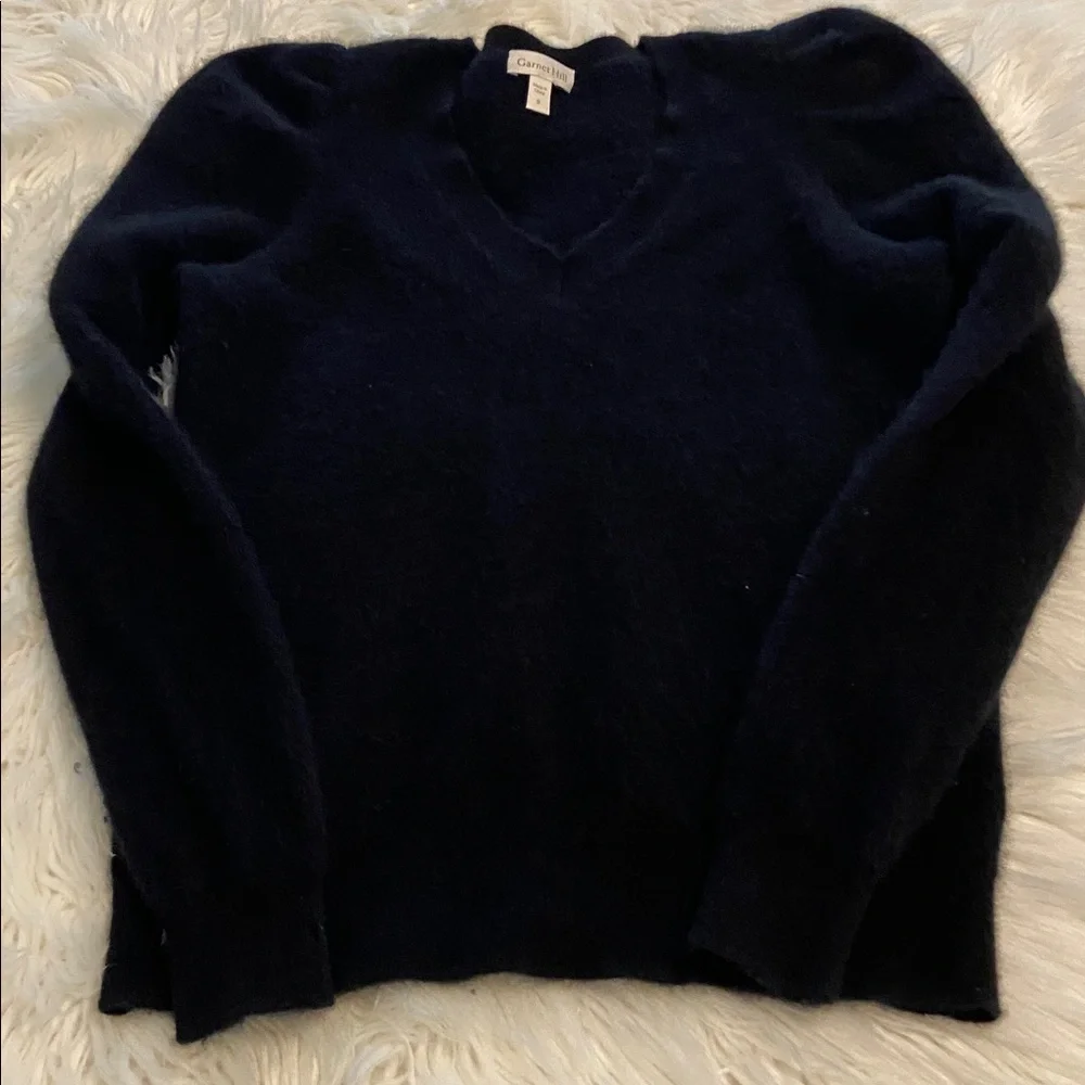 Garnet Hill Classic Black V-Neck Sweater 100% Cashmere length 21” bust 30” - Picture 7 of 8